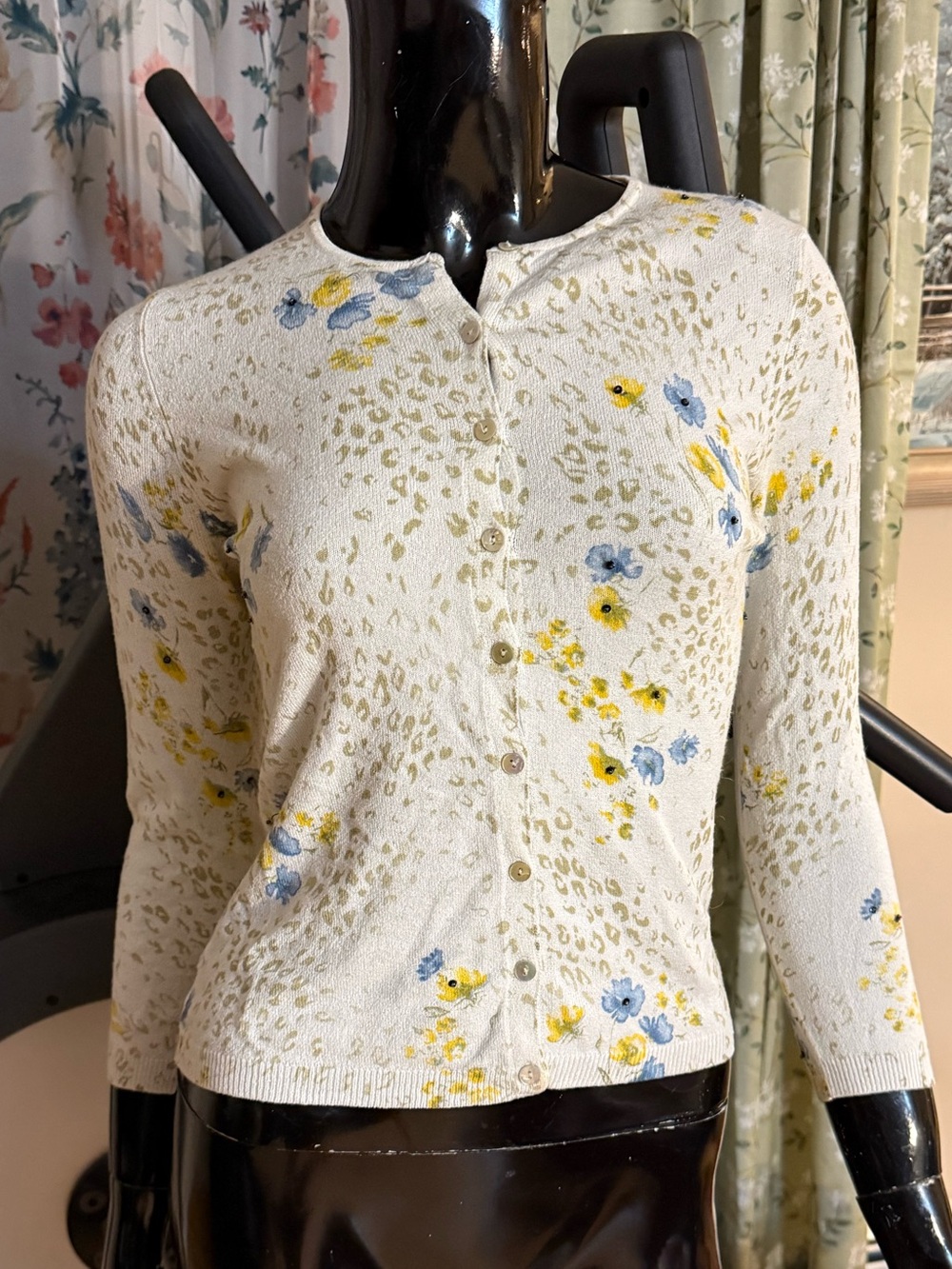 easel Cream Floral Button-Front Cardigan with Yellow & Blue Blooms